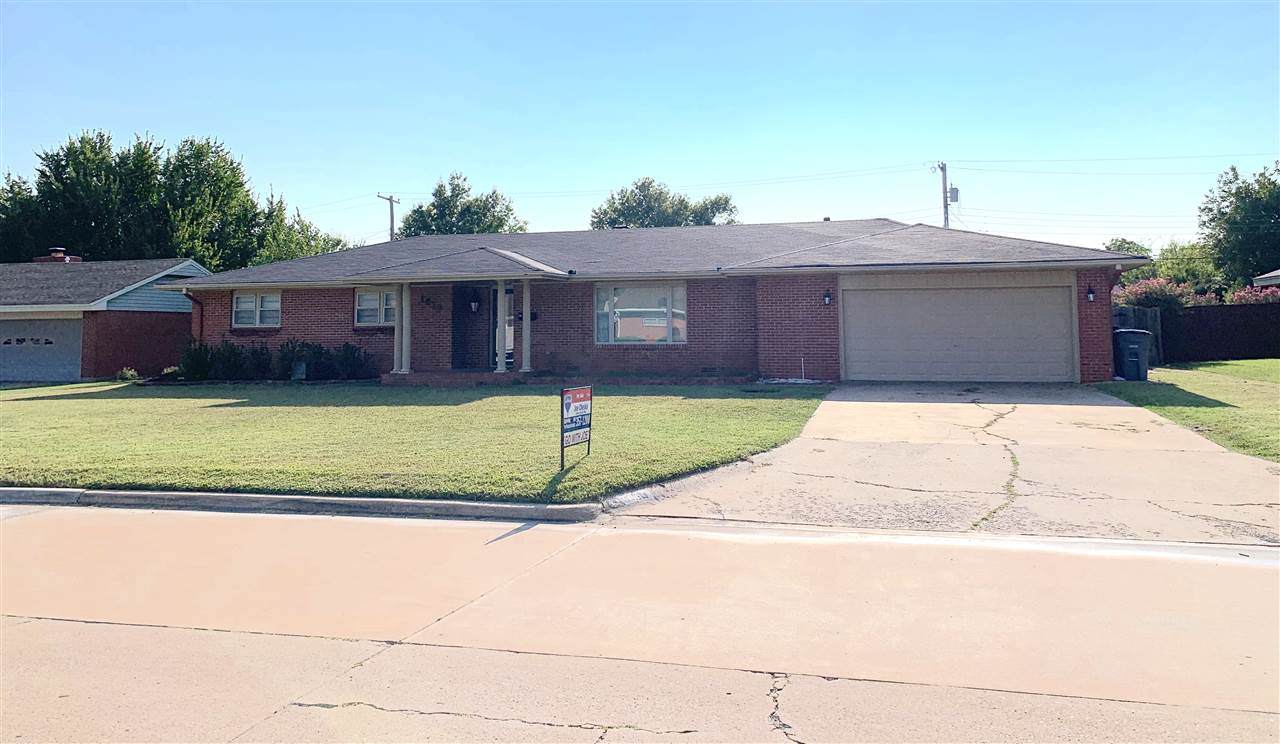 1618 32nd St - Photo 1
