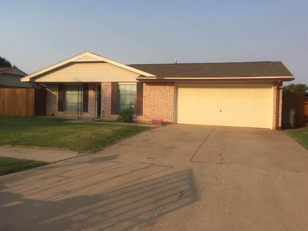 507 70th St - Photo 1
