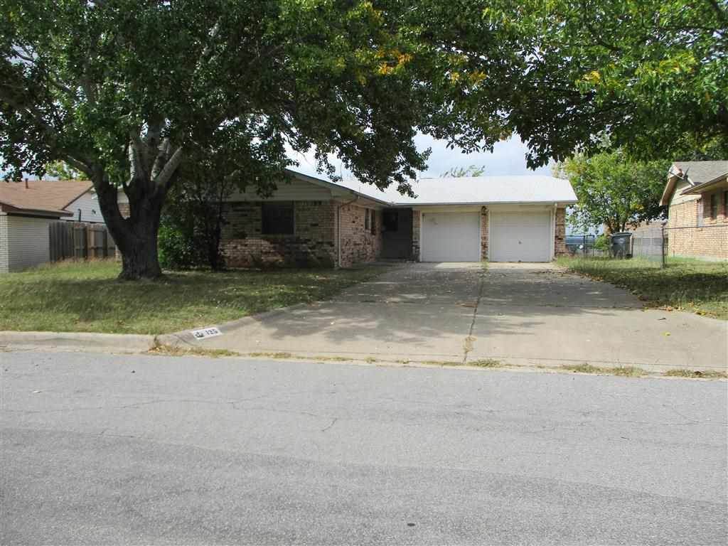 125 Surrey Ln - Photo 1