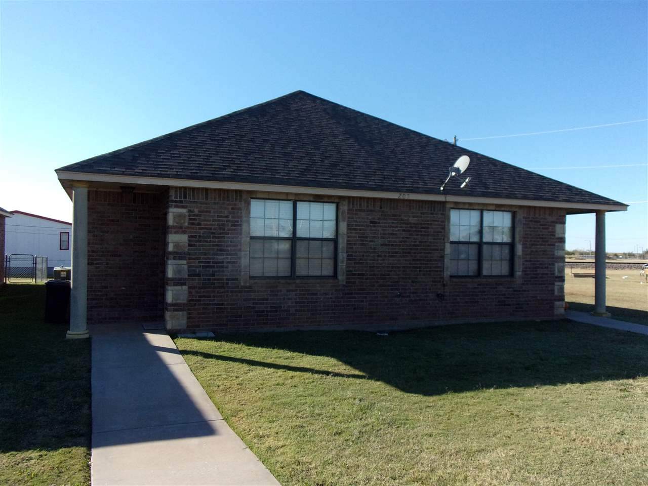 201-205 C St - Photo 1