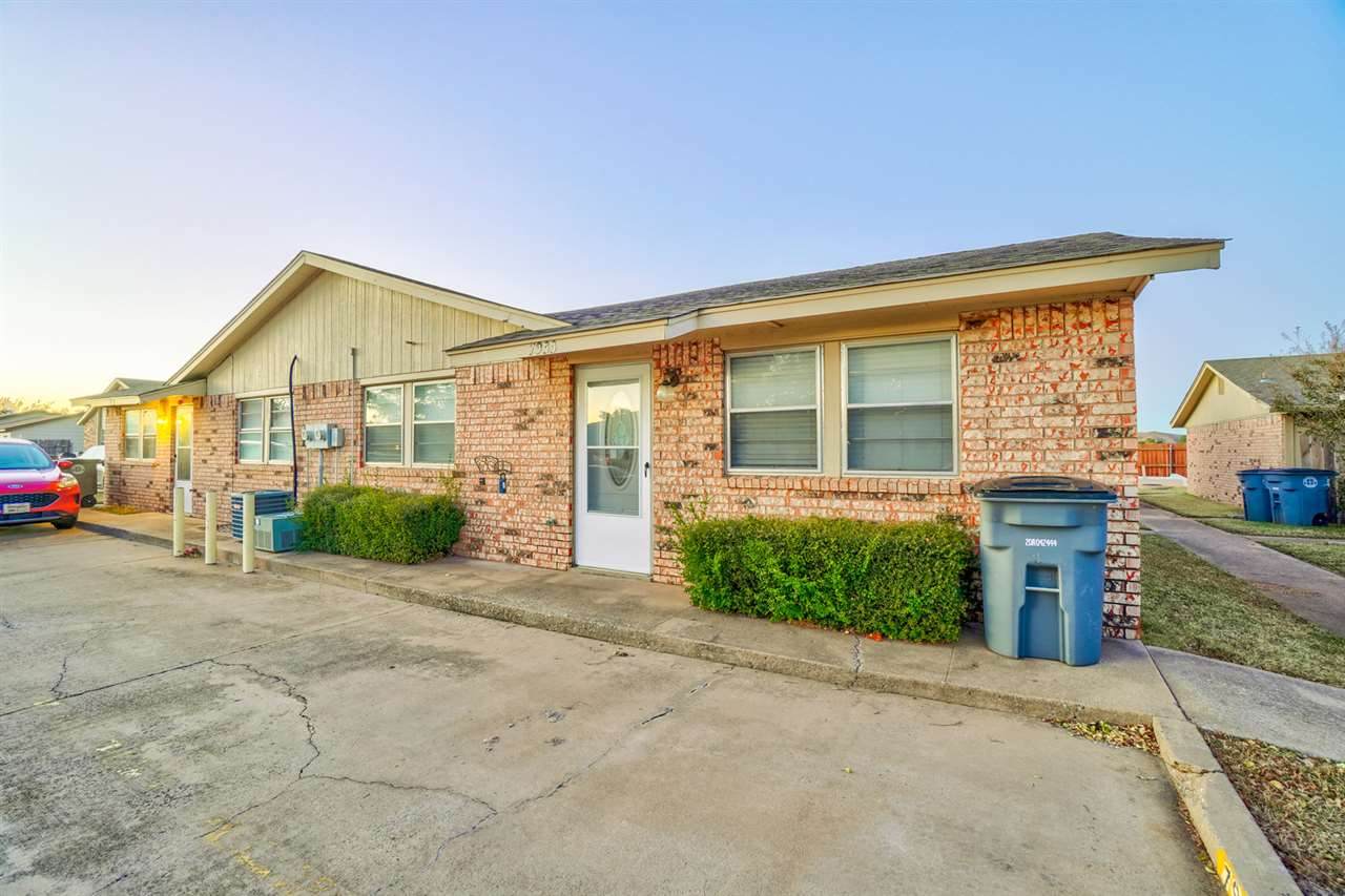 7933 Crossland Cir - Photo 1
