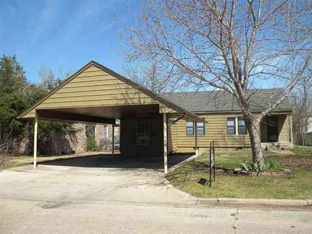 1711 Oak Ave - Photo 1