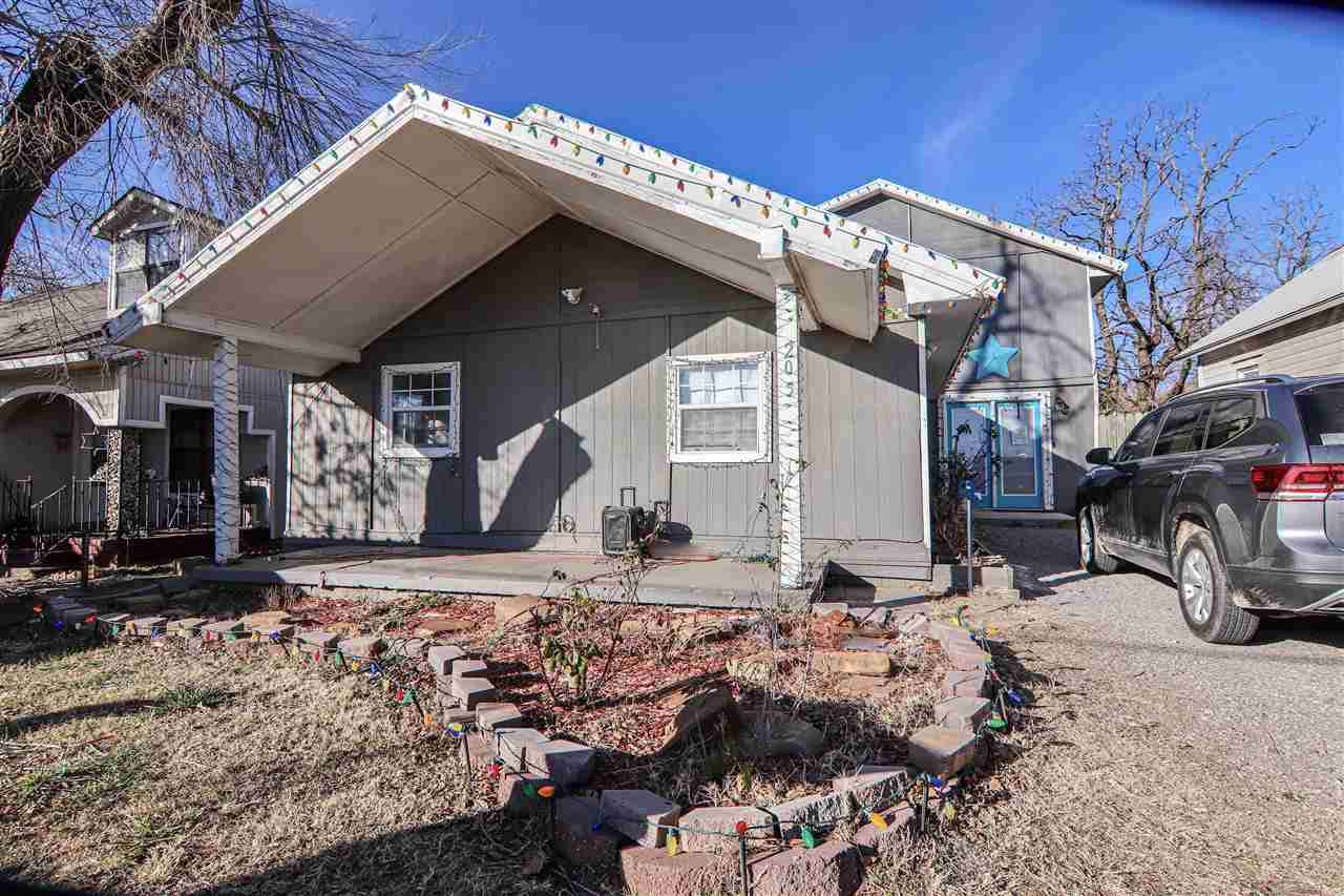 205 1st St - Photo 1