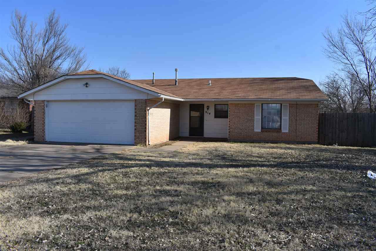 914 Lomond Ln - Photo 1