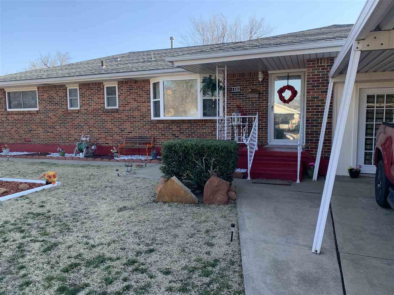 1402 Smith Ave - Photo 1