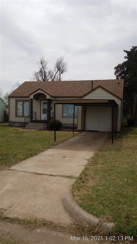 1910 Oak Ave - Photo 1