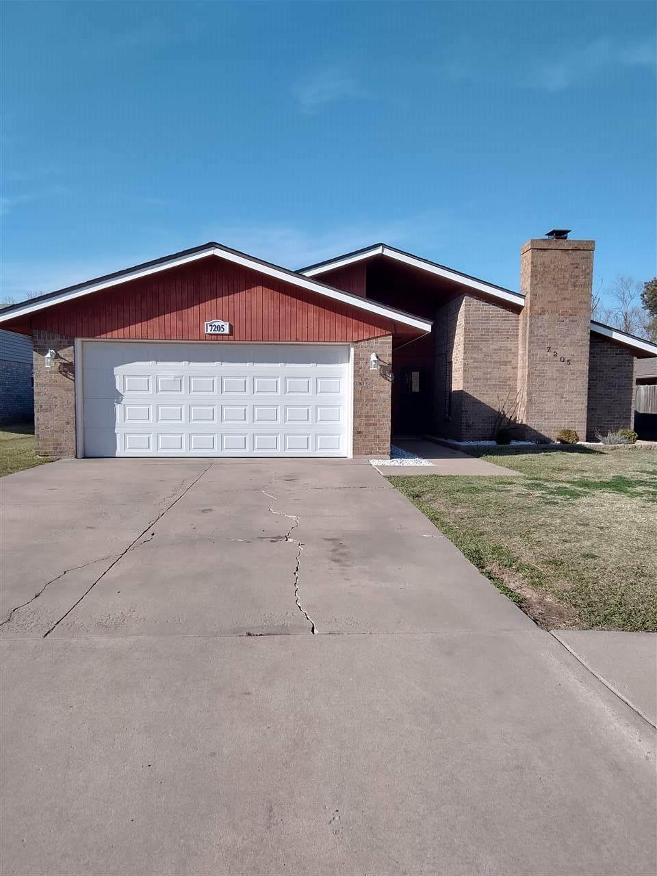 7205 Oxford Cir - Photo 1