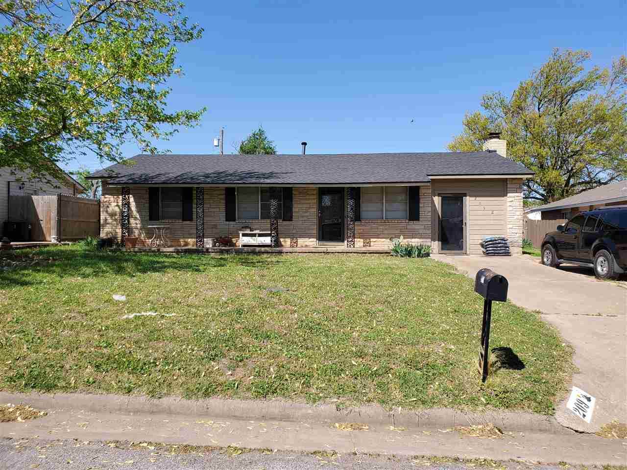 209 Oak - Photo 1