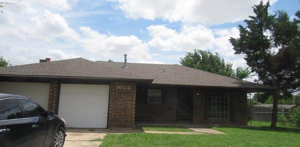 1603 Beechwood Dr - Photo 1