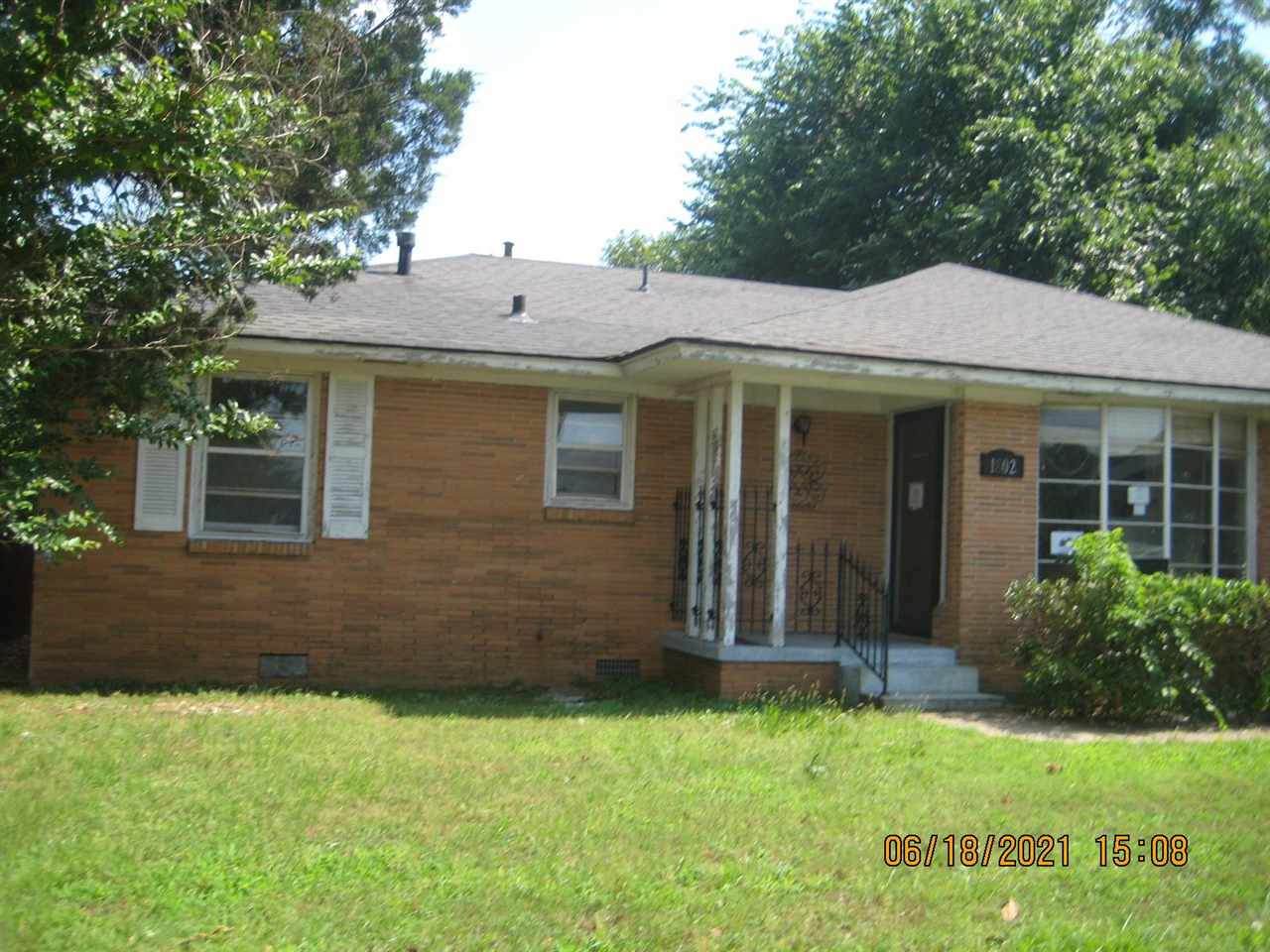 1802 Parkview Ave - Photo 1