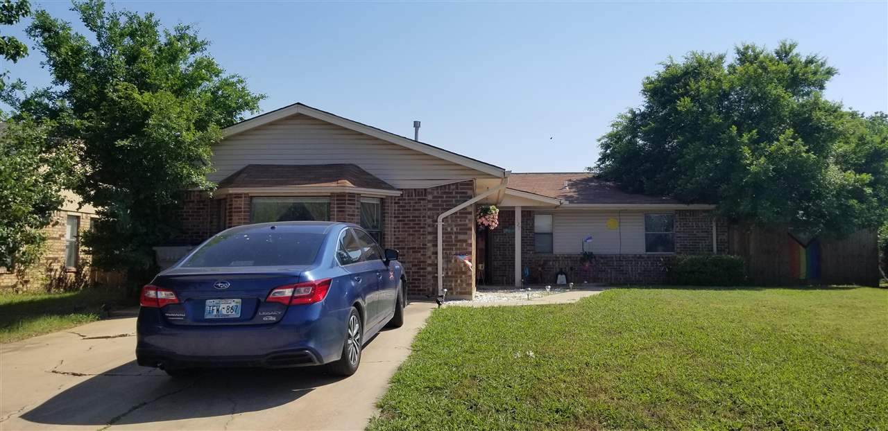 327 Skyline Cir - Photo 1