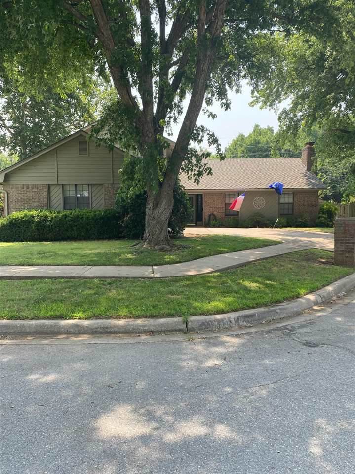 2306 Garden Ln - Photo 1