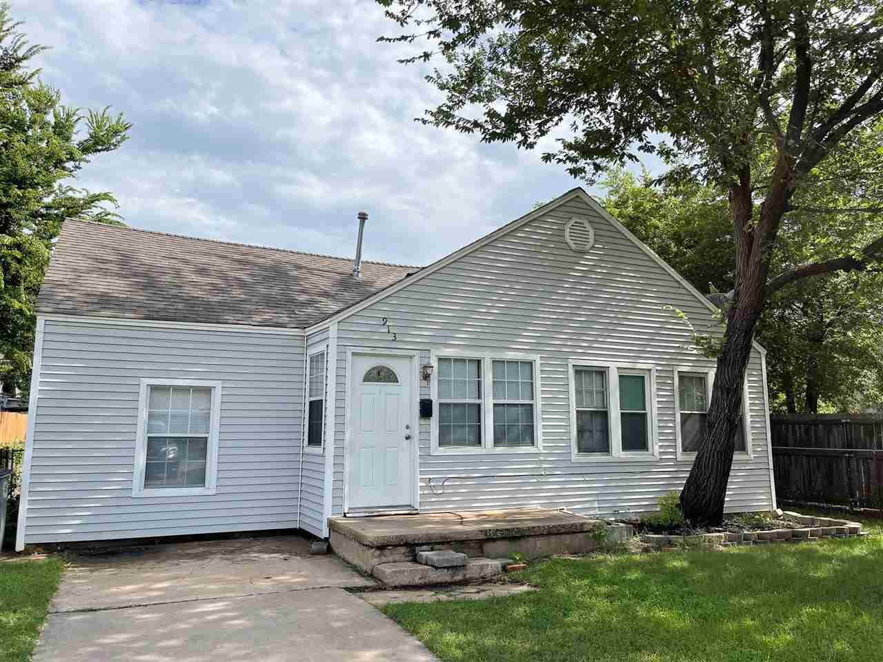 913 Dearborn - Photo 1