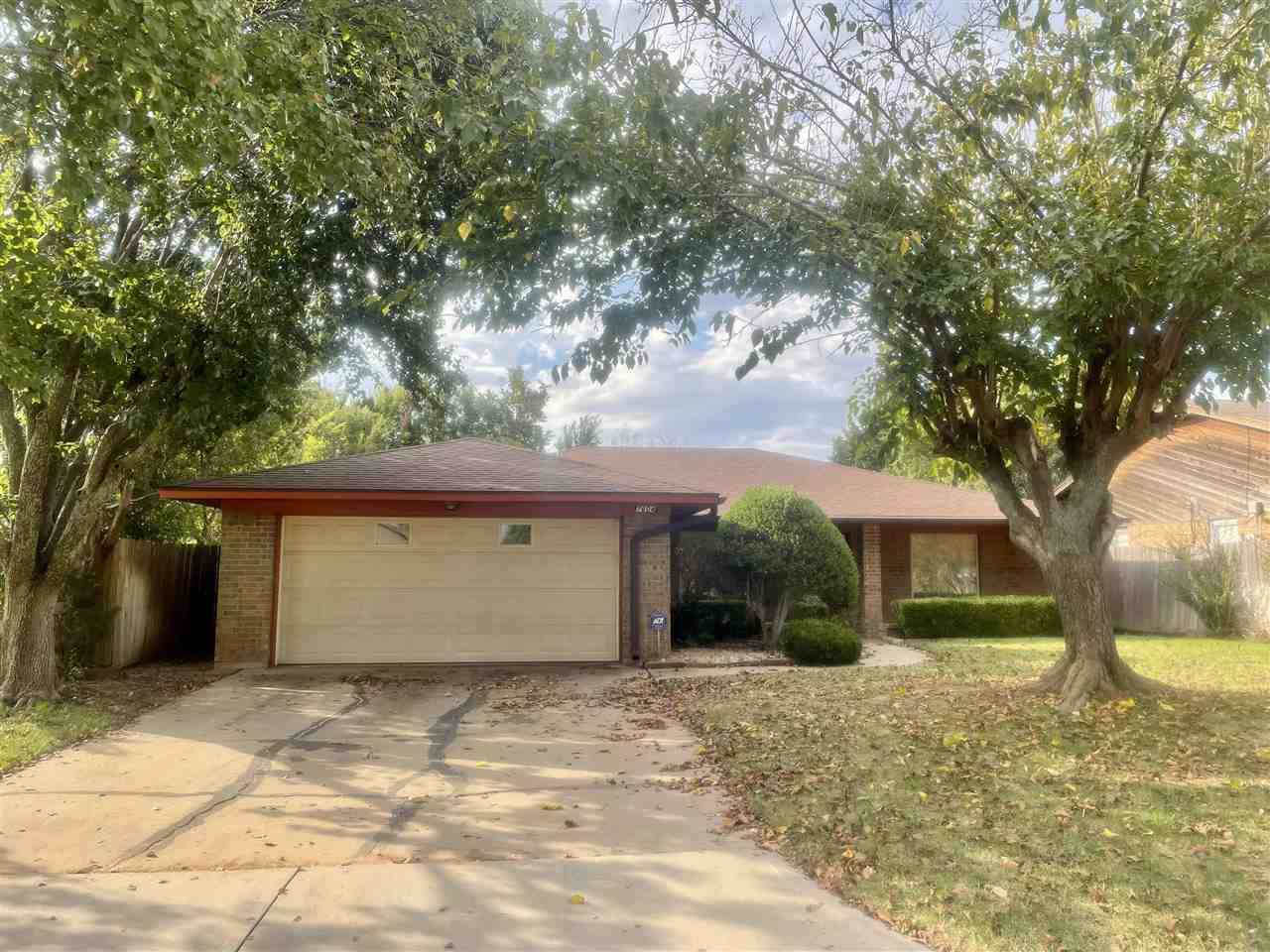 7604 Kingsbury Ave - Photo 1