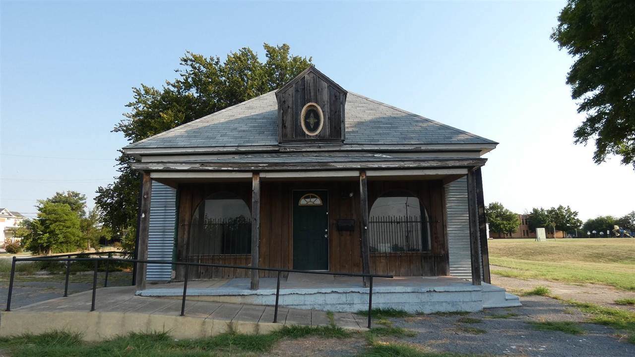 911 C Ave - Photo 1
