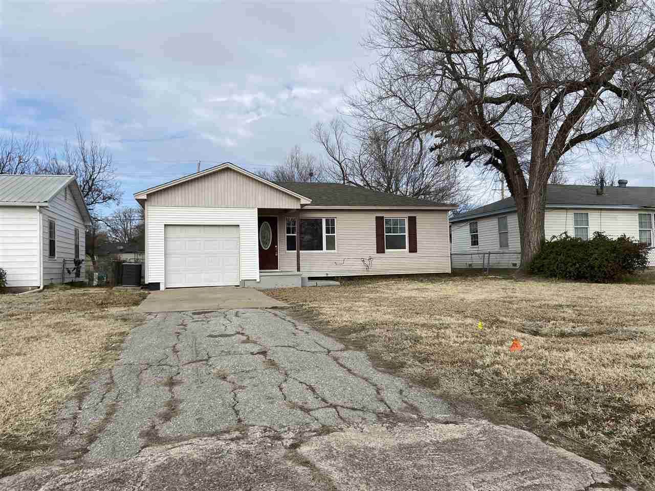 2611 Pollard Ave - Photo 1
