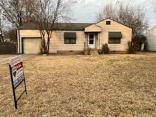 2107 Baltimore Ave - Photo 1