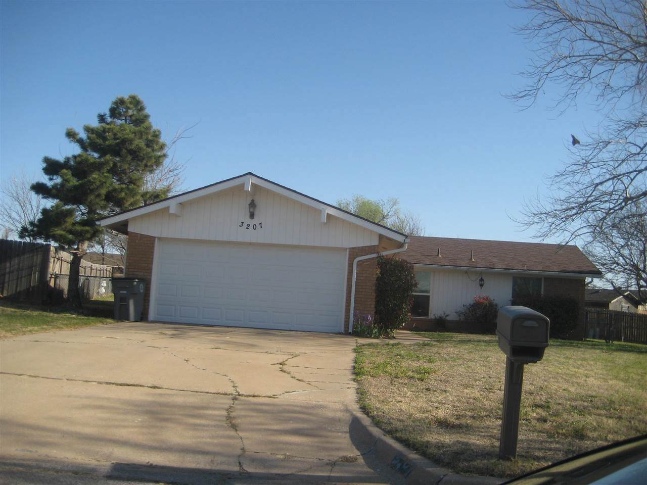 3207 Coachman Pl - Photo 1