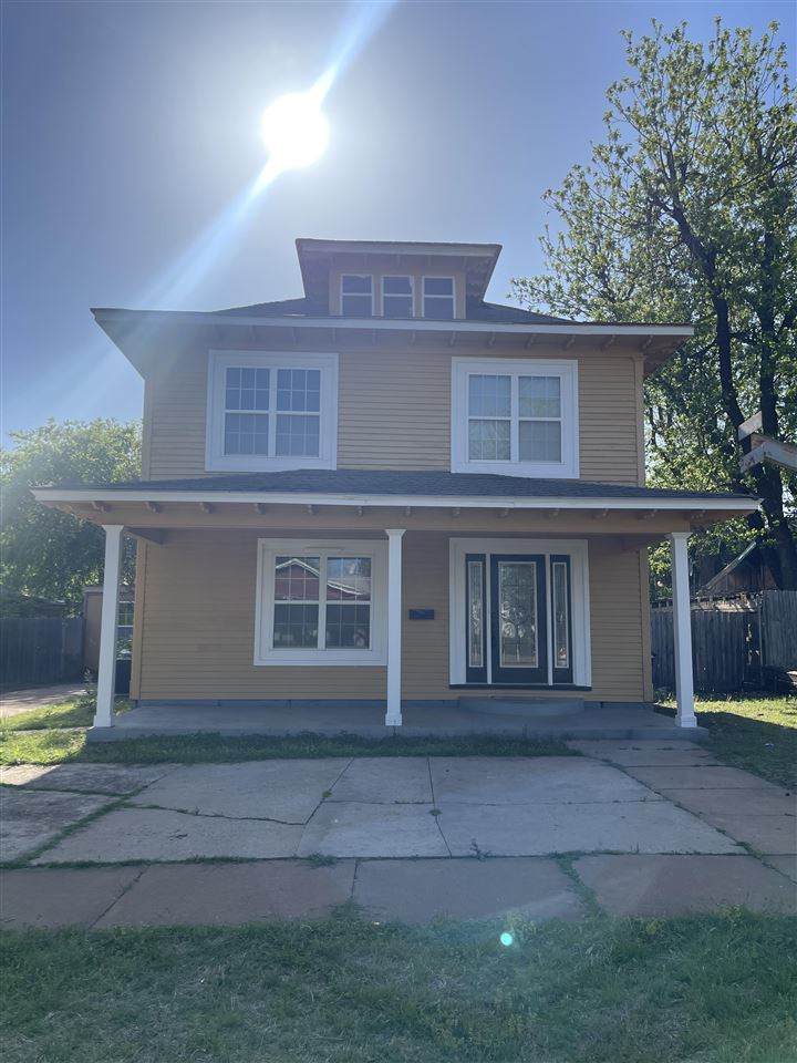 705 11th - Photo 1