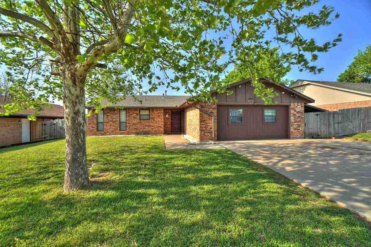 5320 Rotherwood Dr - Photo 1