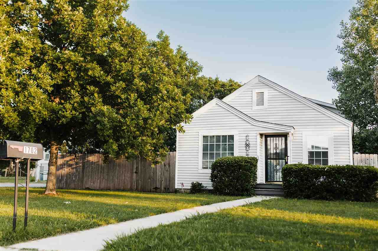 1702 Bell Ave - Photo 1