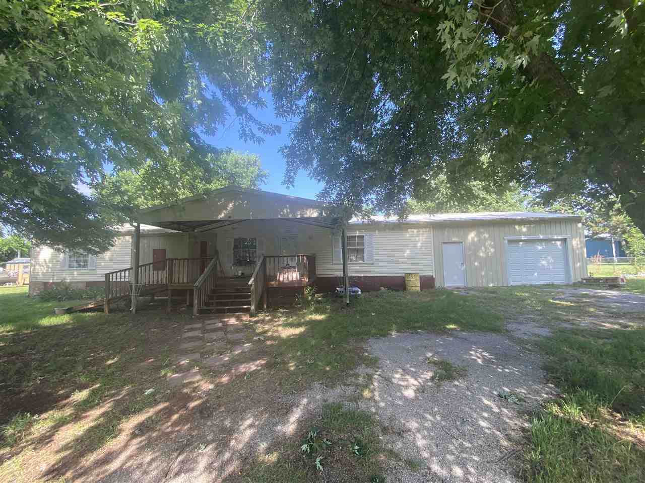 106 Lakeside Dr - Photo 1