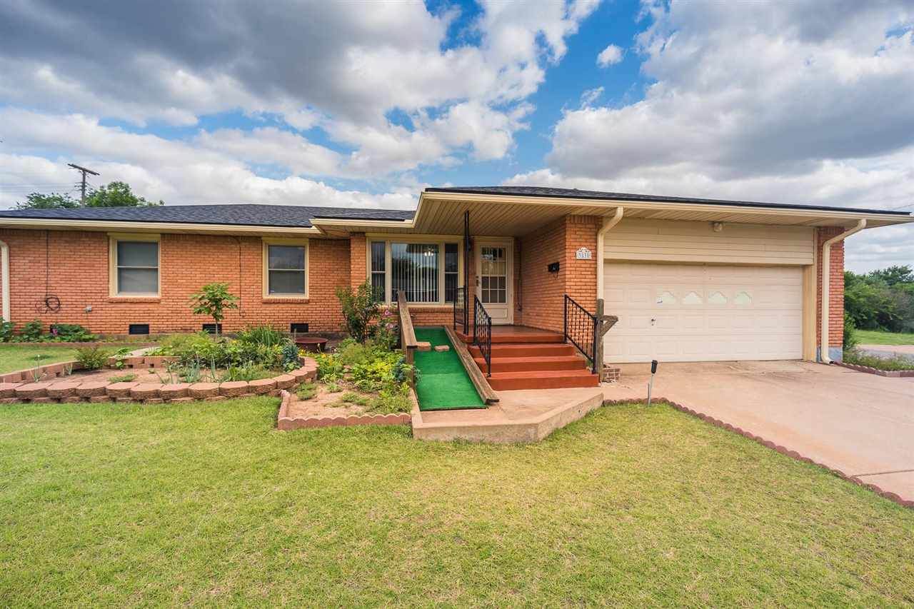 3830 Bell Ave - Photo 1
