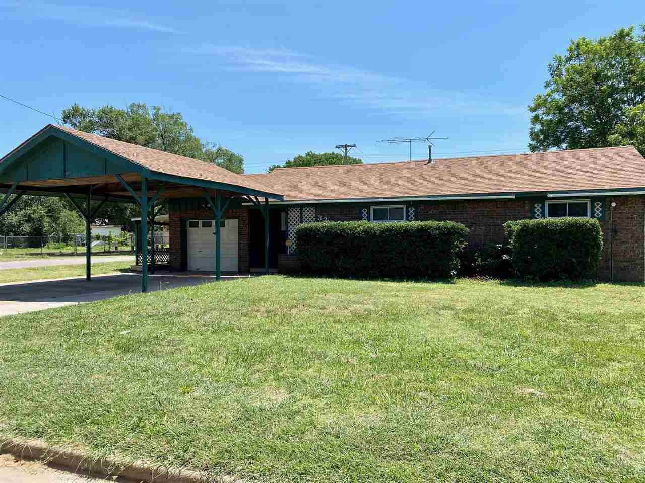 320 C St - Photo 1