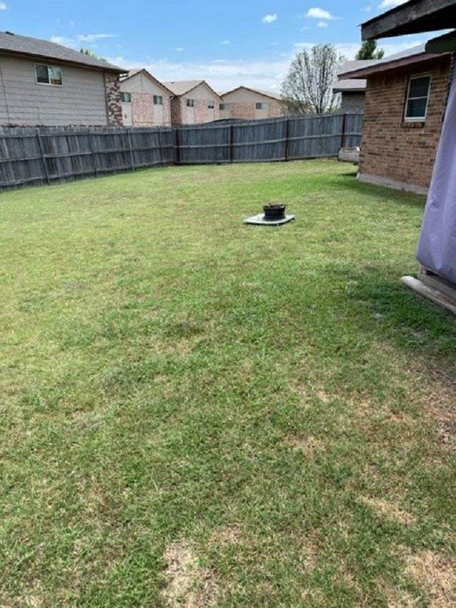 2415 Norman Cir - Photo 1
