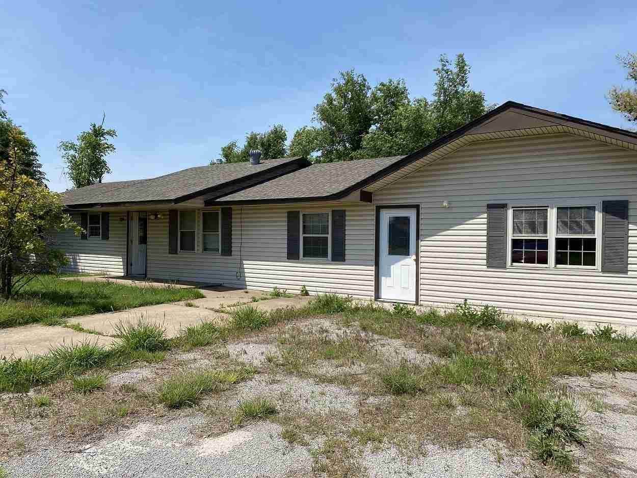 709 3rd St - Photo 1