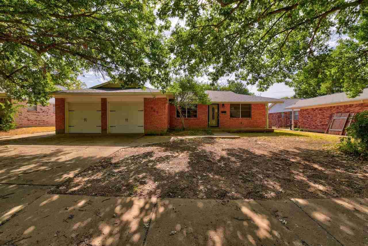 807 50th St - Photo 1