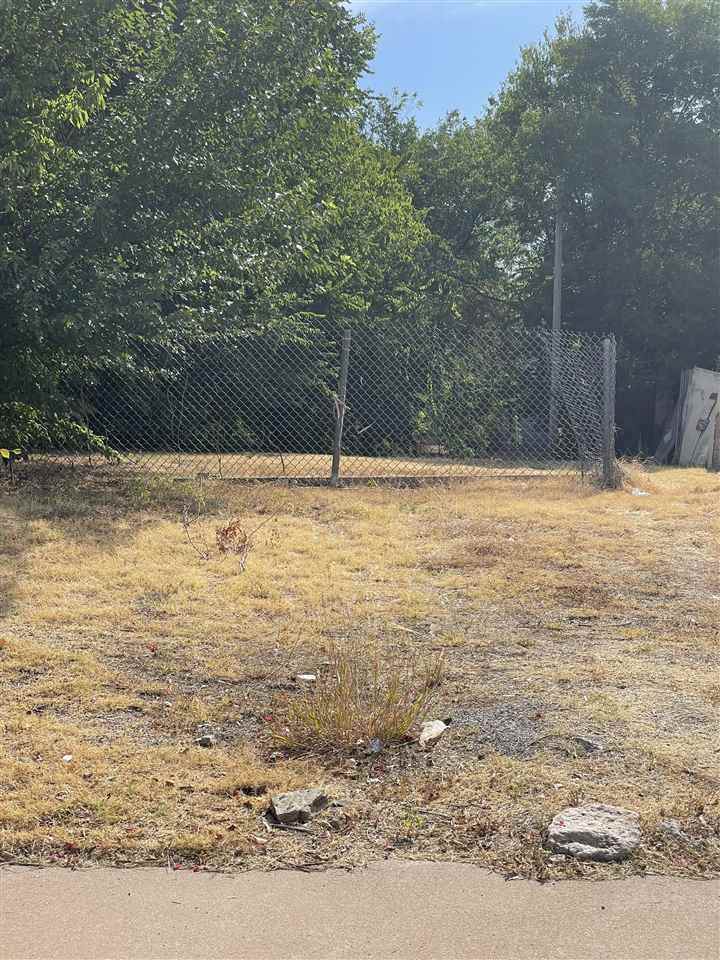 918 6th St - Photo 1