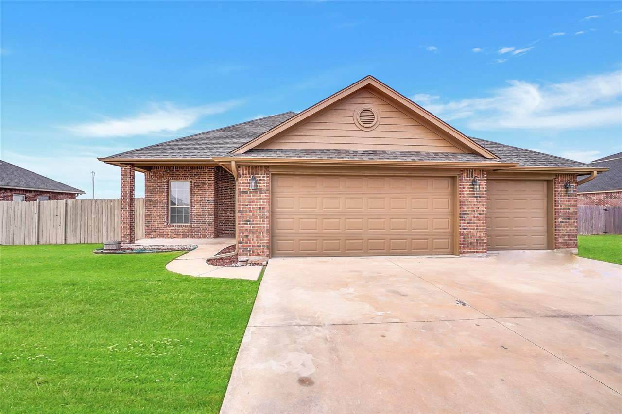 63 Bradford Ln - Photo 1