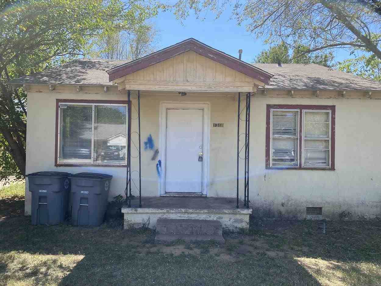 1318 Kingsbury Ave - Photo 1