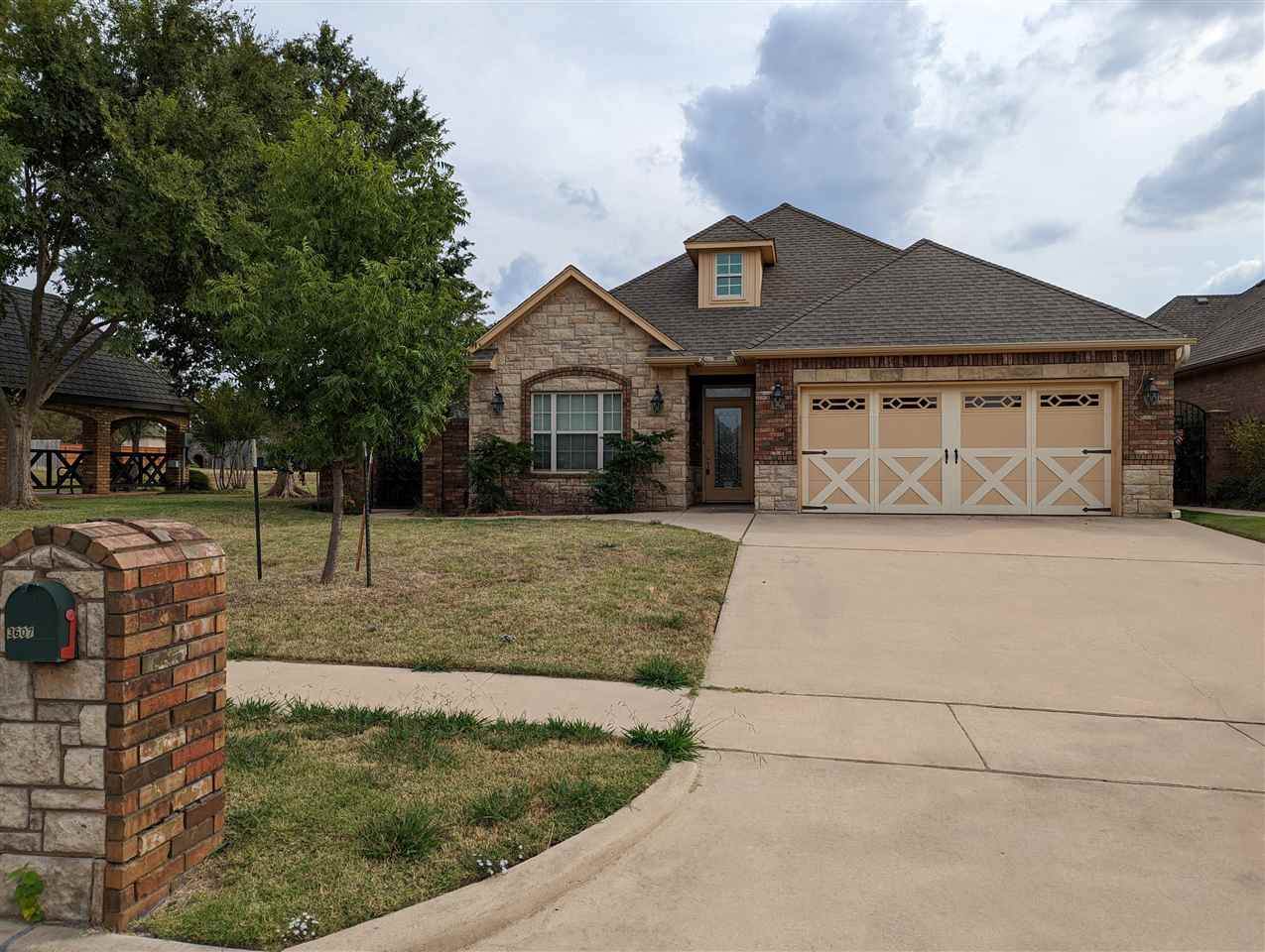3607 Cypress Ln - Photo 1