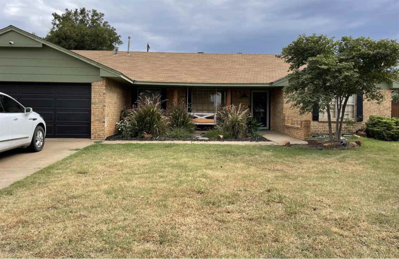 2504 Seminole Circle - Photo 1