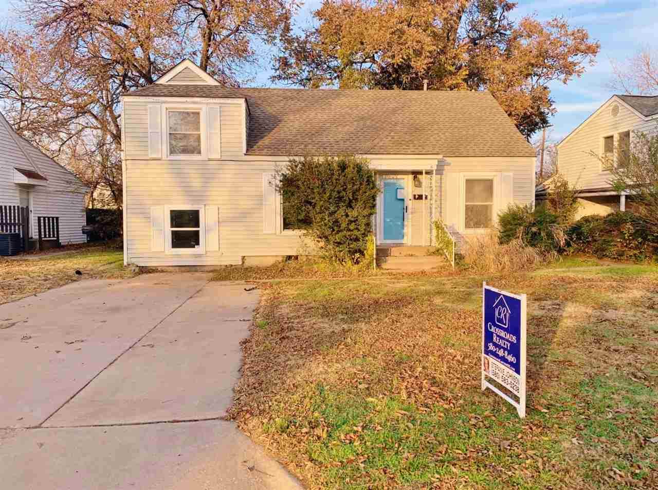 1727 Cherry Ave - Photo 1