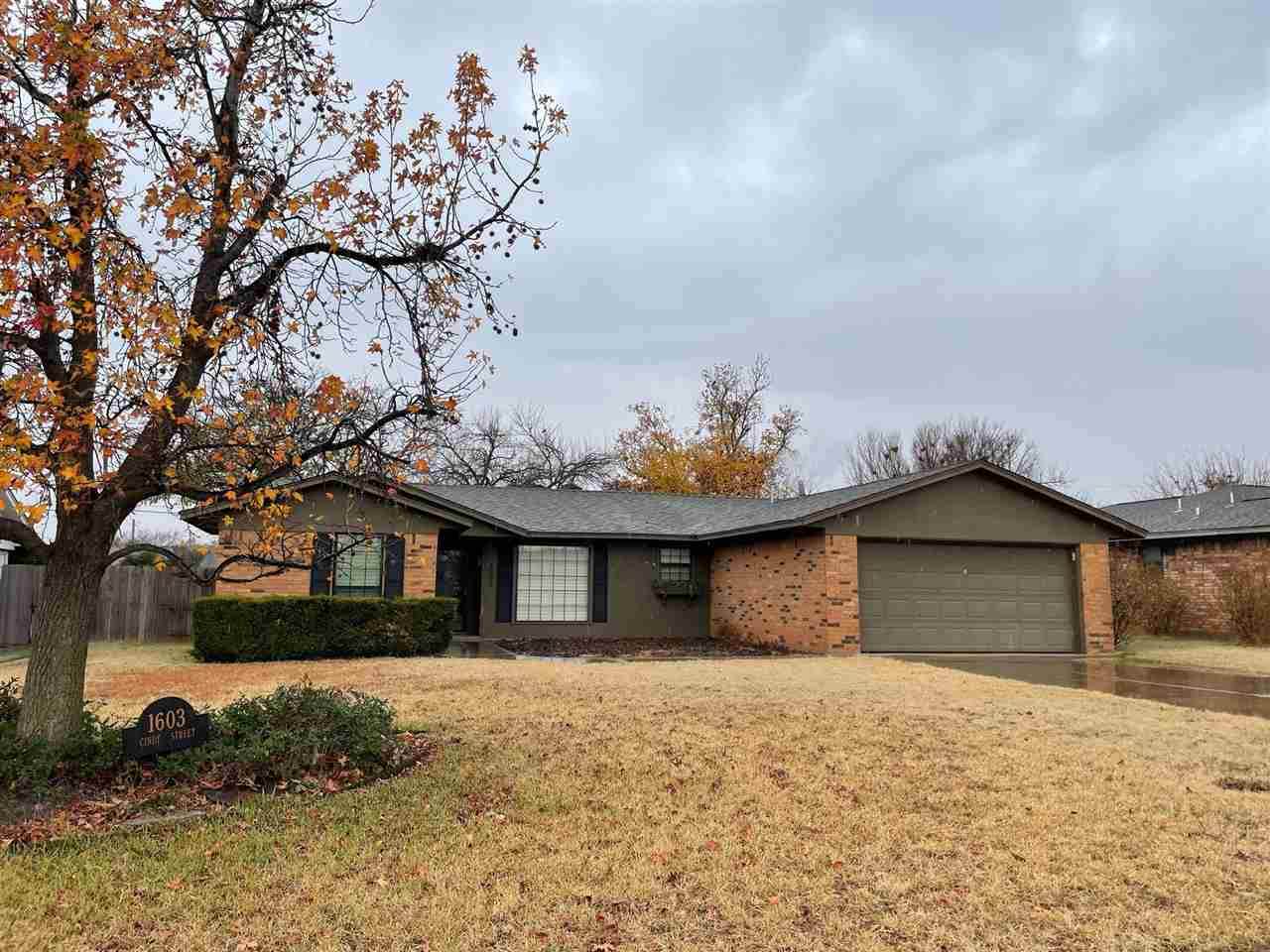 1603 Cindy St - Photo 1