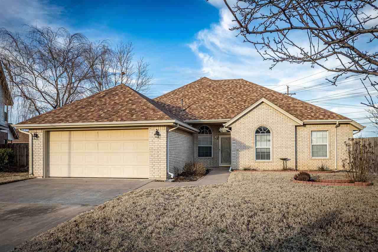2111 Ashley Cir - Photo 1