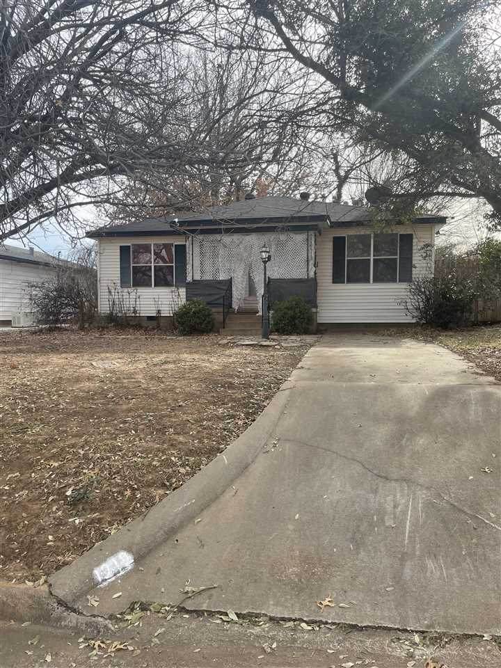 1212 Logan Ave - Photo 1