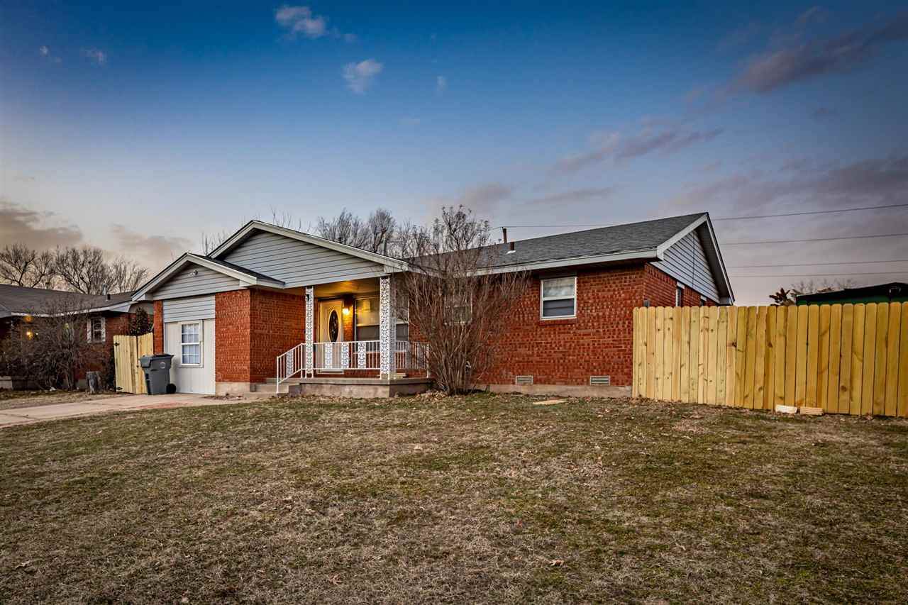 5803 Elm Ave - Photo 1