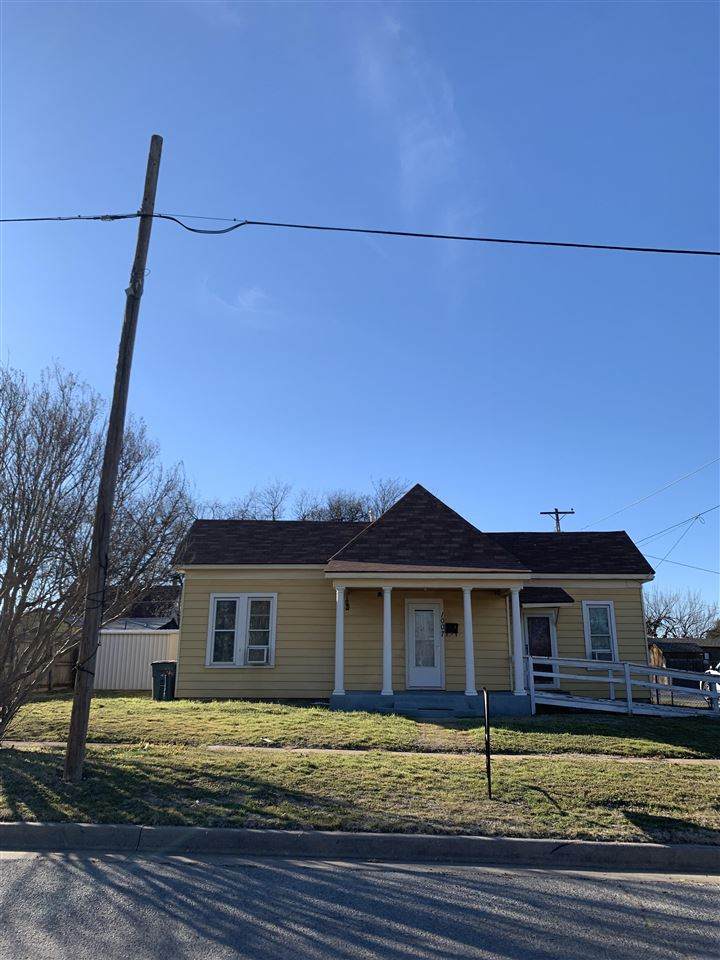 1007 5th St - Photo 1