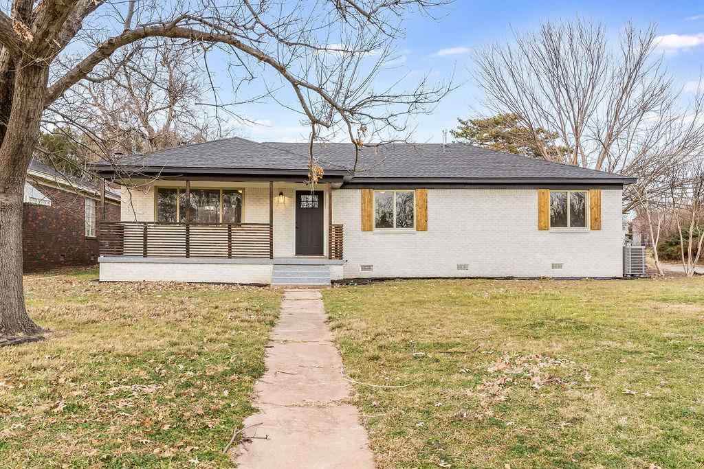 1901 Dearborn Ave - Photo 1