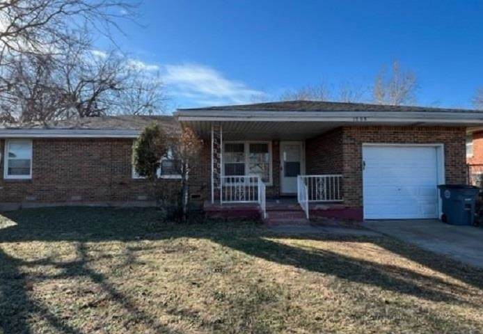 1208 Carroll Dr - Photo 1