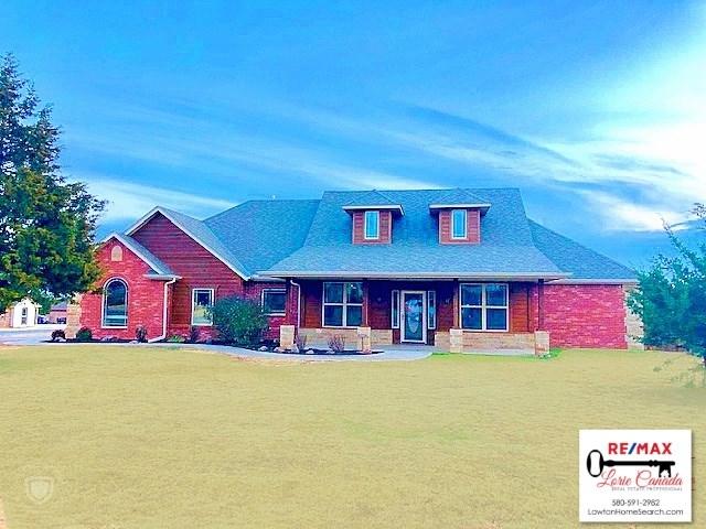 1013 Baybrook Dr - Photo 1
