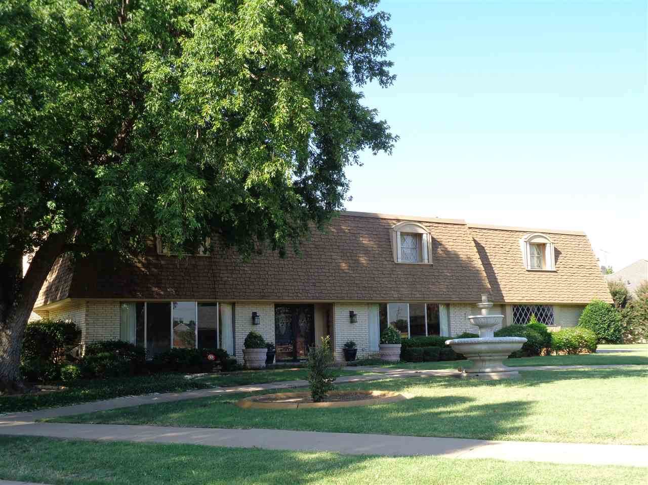 7601 Stonegate Dr - Photo 1