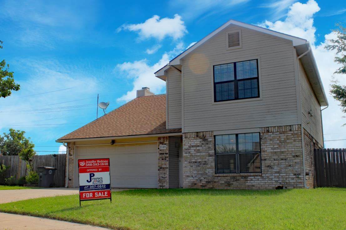 2109 Ashley Cir - Photo 1
