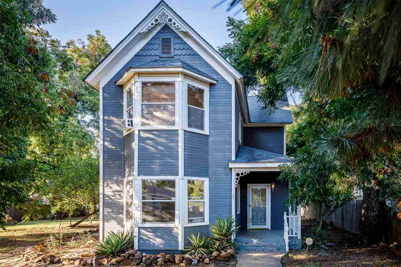 1109 Bell Ave - Photo 1