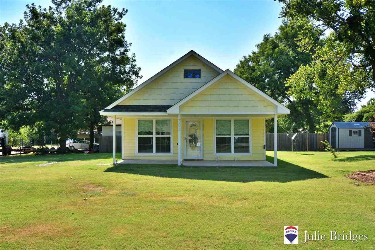 303 East Dr - Photo 1