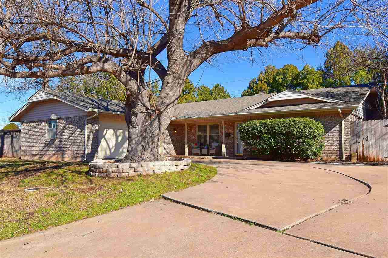 307 Tanglewood Ln - Photo 1